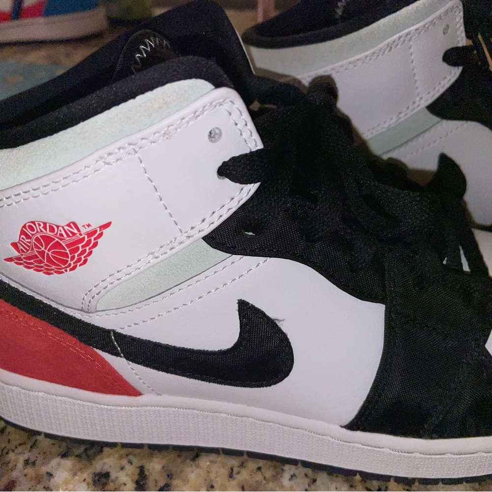 AirJordan 1 Mid SE